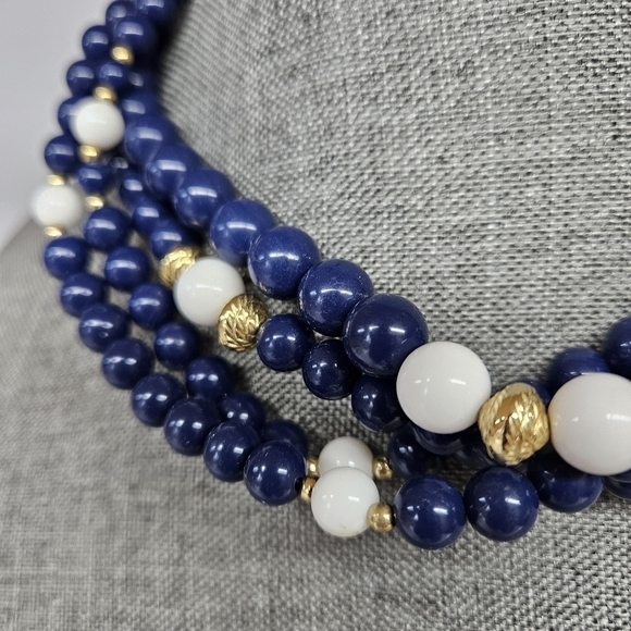 VINTAGE Multi-Strand Blue & White Plastic Beaded Bead Necklace - Picture 2 of 5
